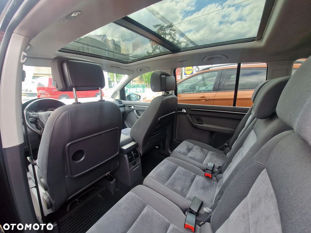 Volkswagen Touran - 13
