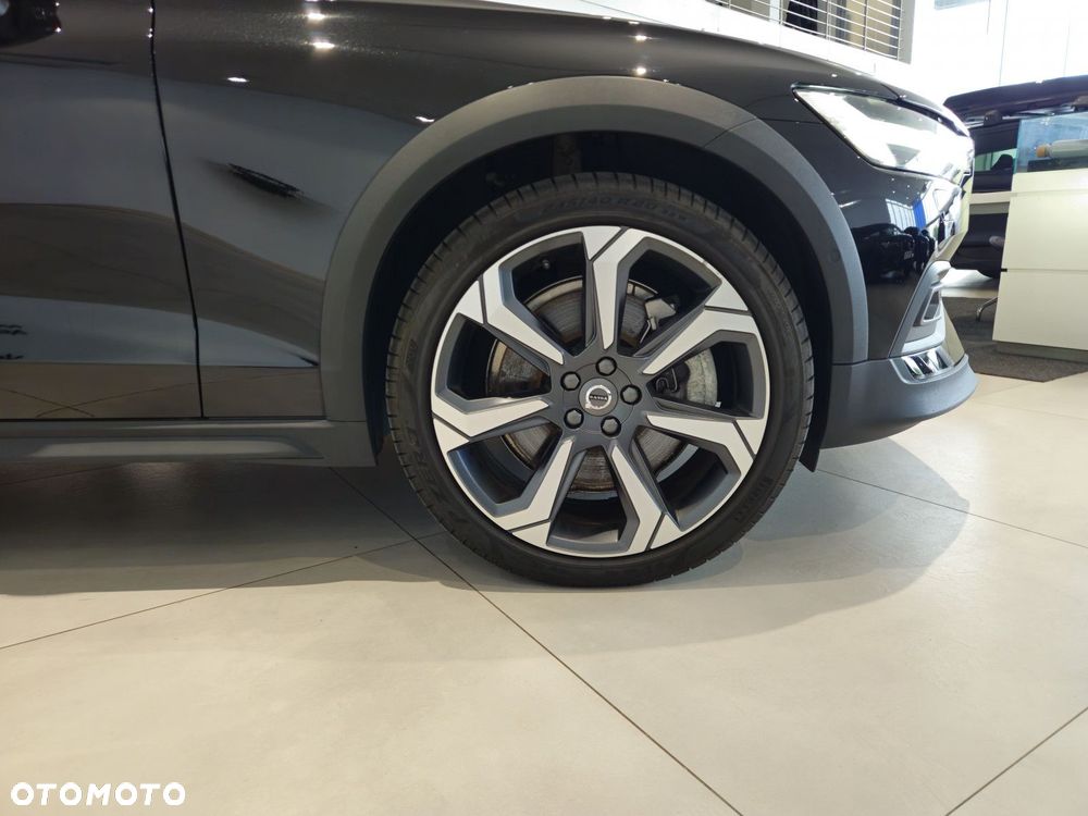 Volvo V60 Cross Country - 12