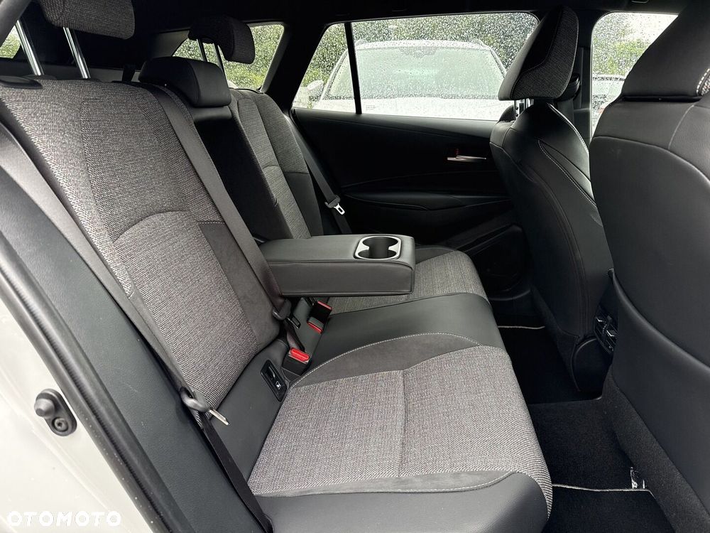 Toyota Corolla 1.8 Hybrid Style - 23