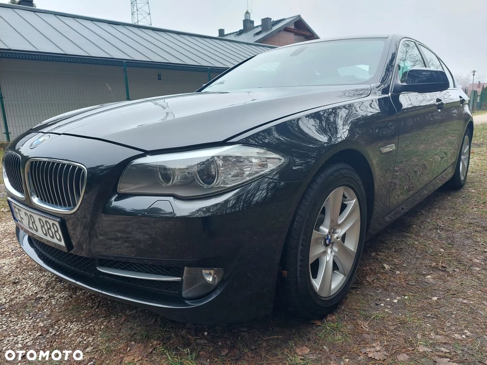 BMW Seria 5 528i Sport-Aut - 34