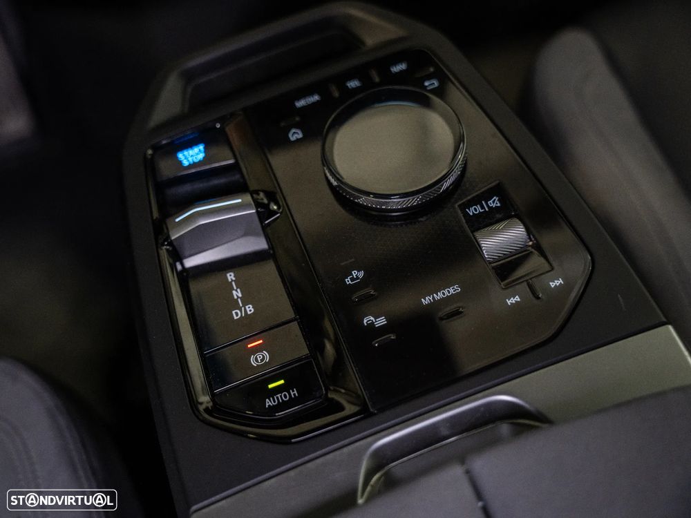 BMW iX xDrive 45 Pack Desportivo - 13