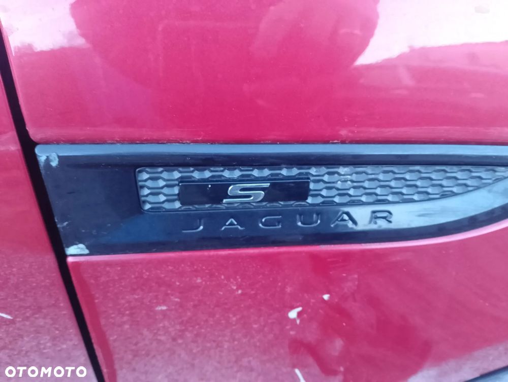 Jaguar E-Pace 2.0 i4D AWD R-Dynamic - 4