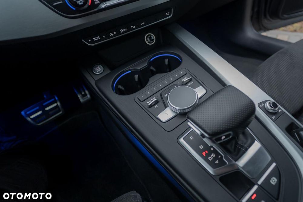 Audi A4 Avant 2.0 TDI S tronic quattro sport - 32