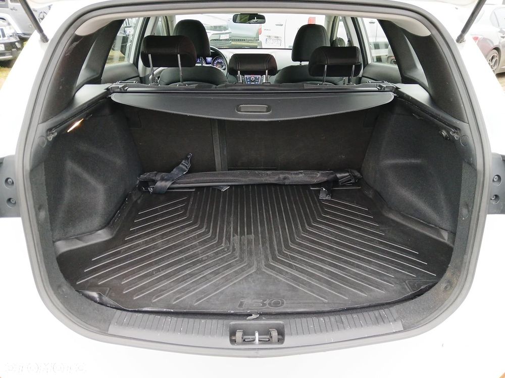 Hyundai i30 1.6 CRDi Classic + - 24