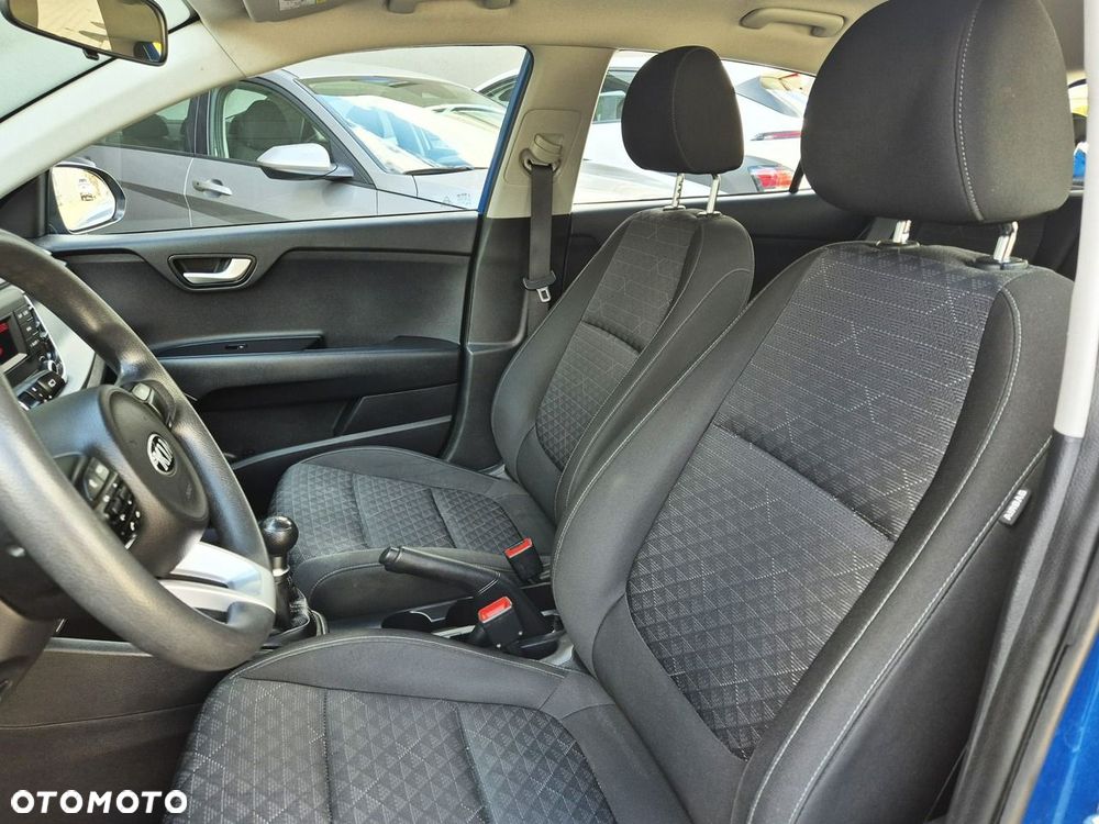Kia Rio 1.2 M - 11