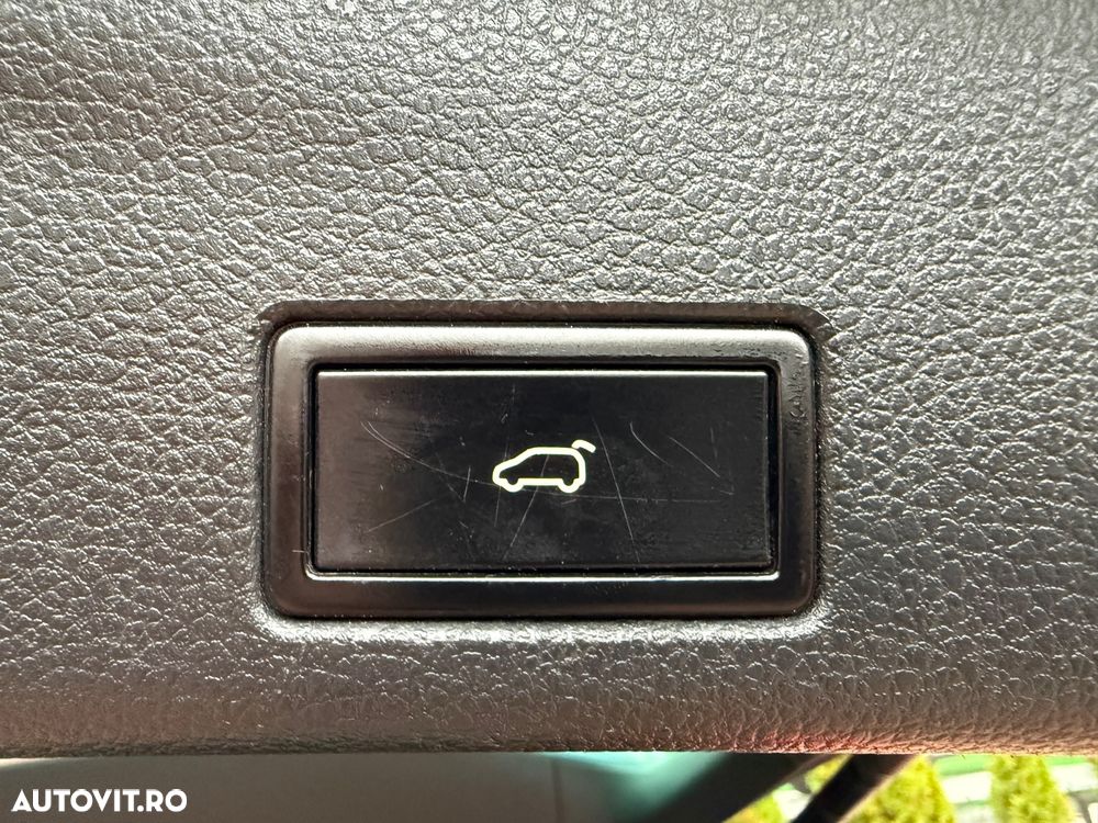 Volkswagen Sharan 2.0 TDI DSG (BlueMotion Technology) Highline - 34