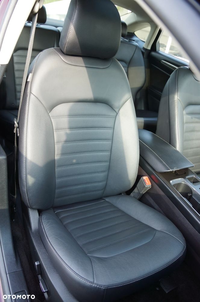 Ford Mondeo 2.0 EcoBoost Titanium - 29