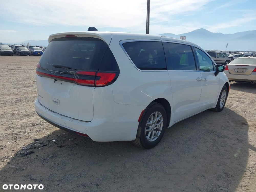 Chrysler Pacifica - 6