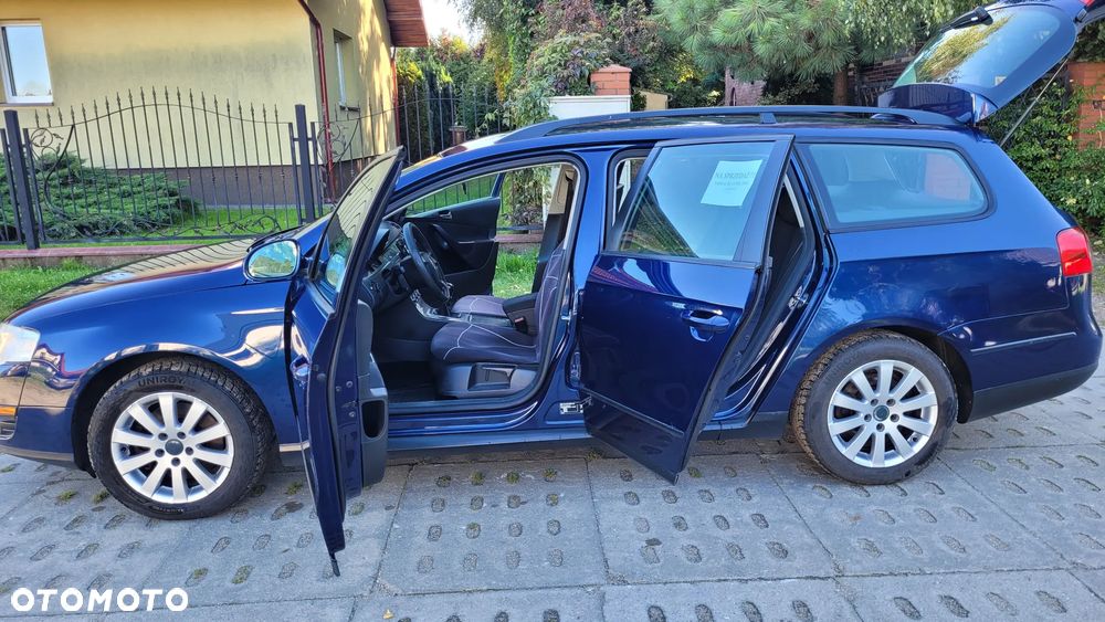 Volkswagen Passat 1.6 TDI DPF BlueMot Comfortline - 18