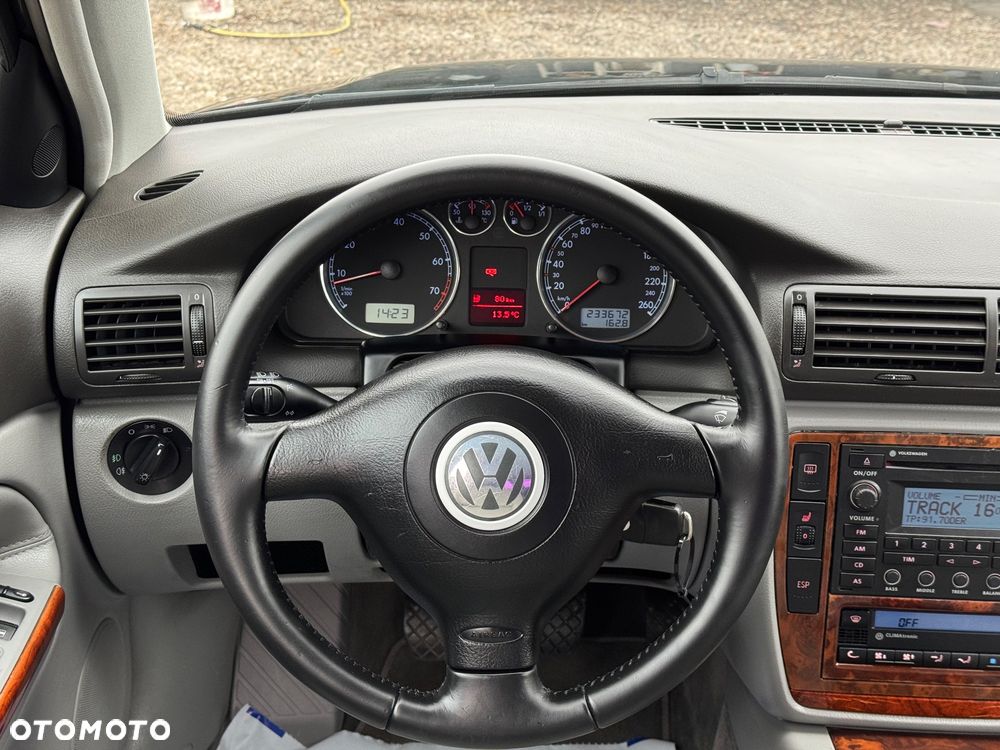 Volkswagen Passat - 20