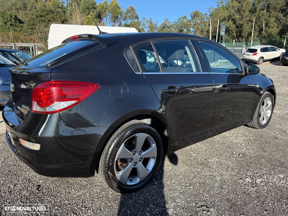 Chevrolet Cruze 2.0 VCDi LTZ - 8