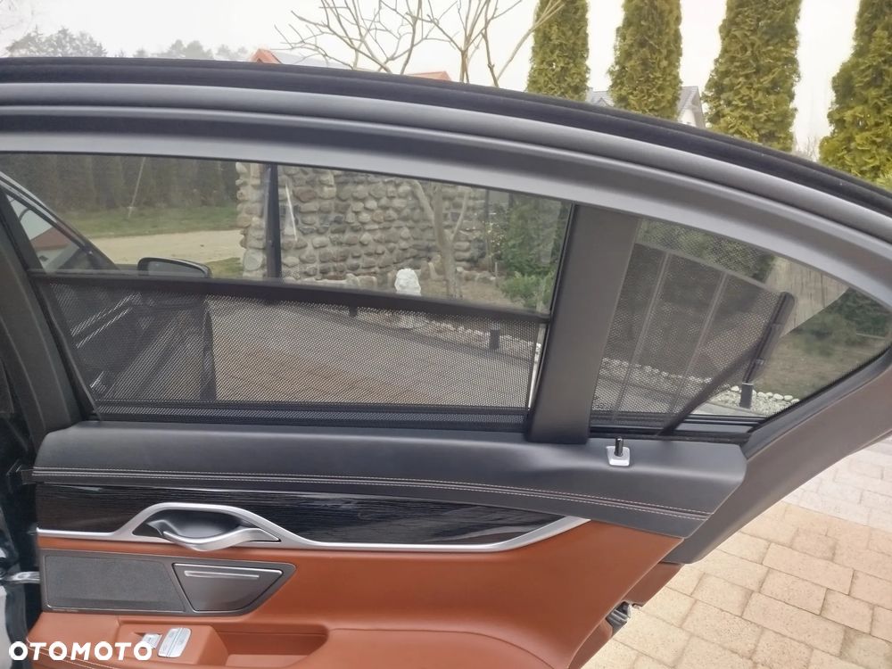 BMW Seria 7 - 12