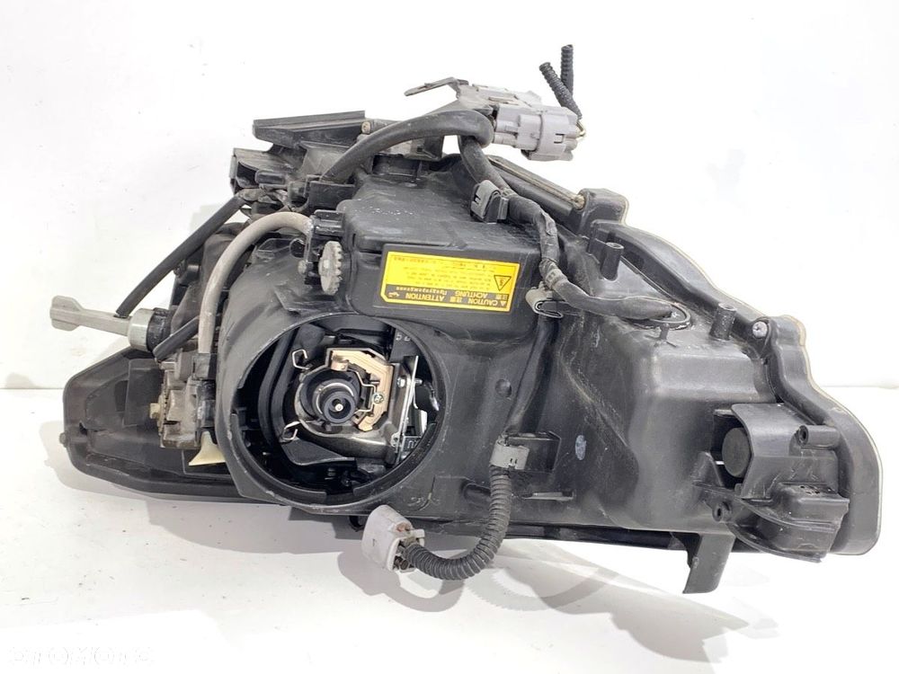 REFLEKTOR PRAWY PRZÓD  LEXUS IS III (_E3_) 2013 - 2022 200t (ASE30) 180 kW [245 KM] benzyna 2015 - - 4