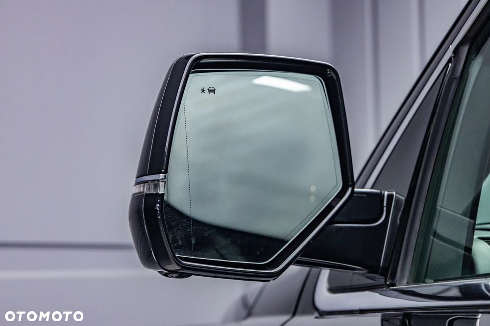 Cadillac Escalade 6.2 V8 AWD AT Platinum - 24