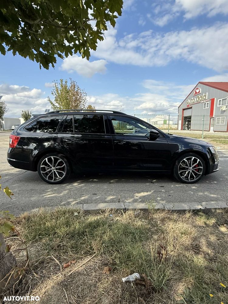 Skoda Octavia Combi 2.0 TDI RS - 5