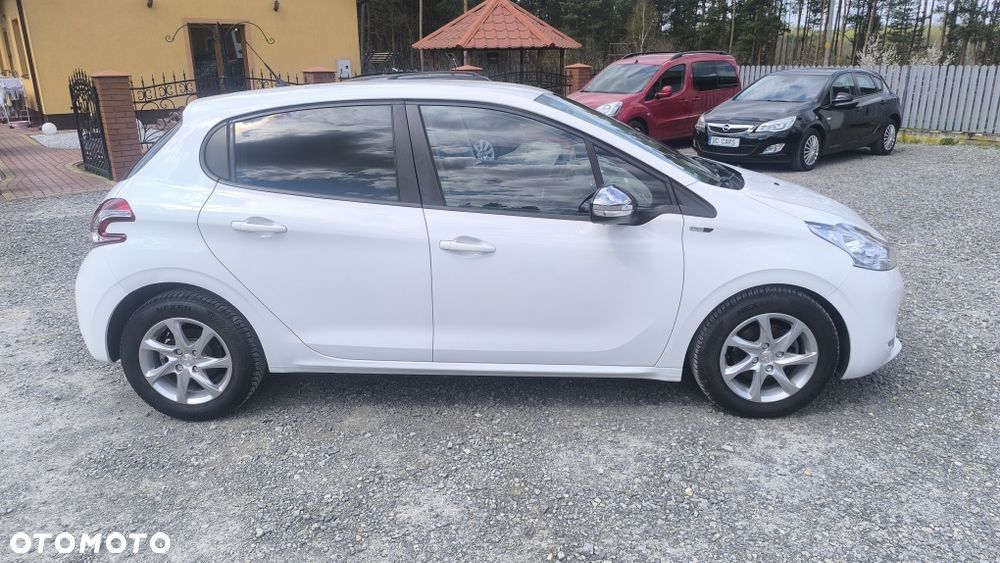 Peugeot 208 - 2