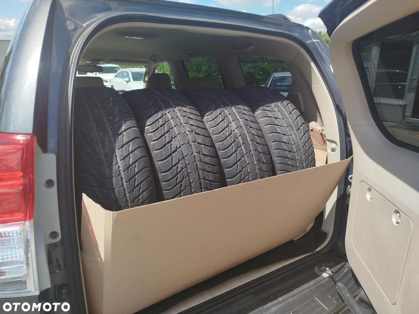 Toyota Land Cruiser - 24