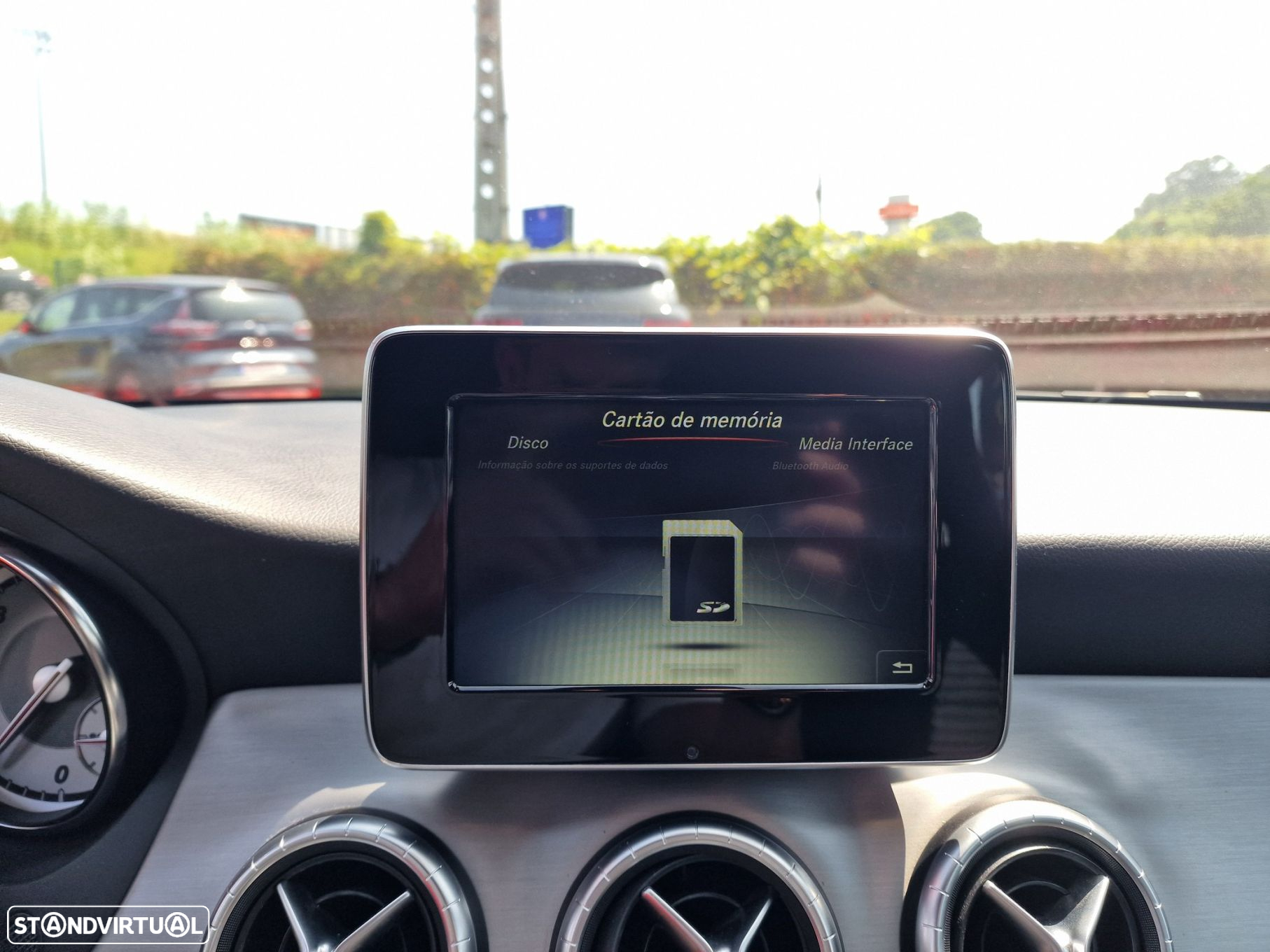 Mercedes-Benz CLA 180 - 30