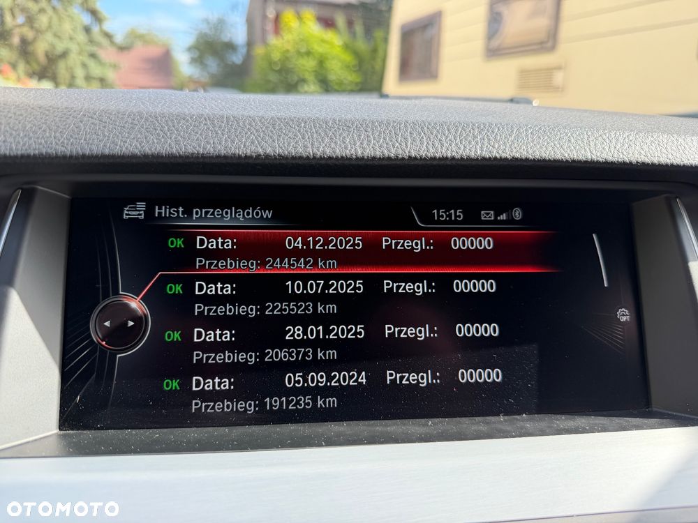 BMW Seria 5 530d xDrive Sport-Aut - 38