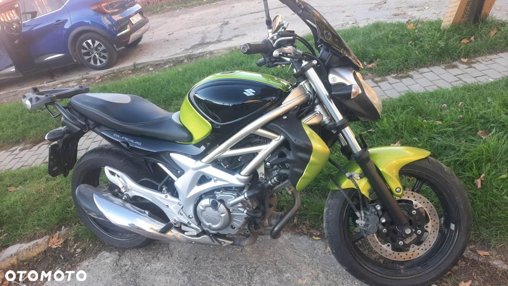 Suzuki Gladius - 3