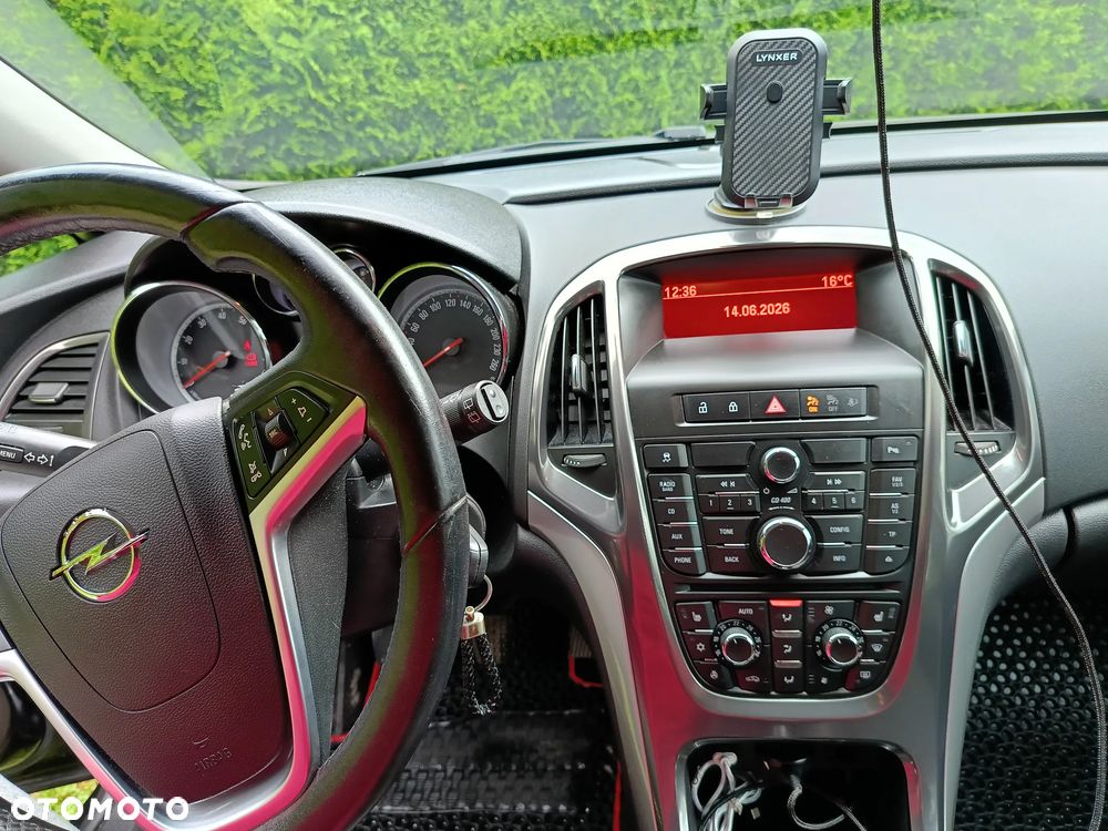 Opel Astra 1.4 Turbo - 12