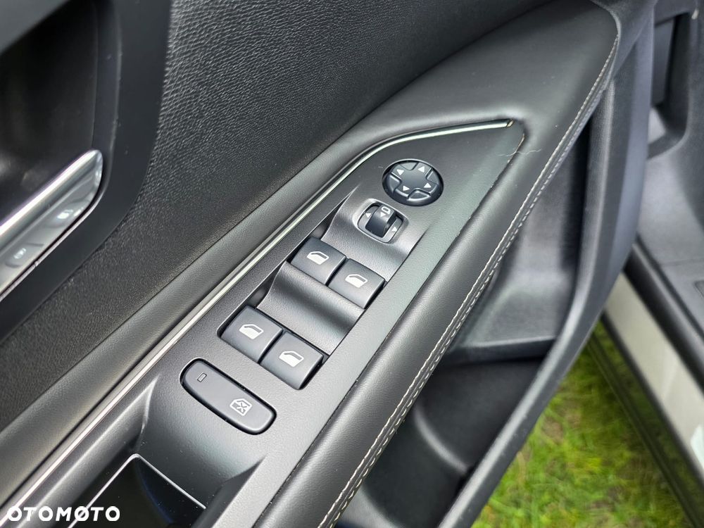 Peugeot 3008 - 16