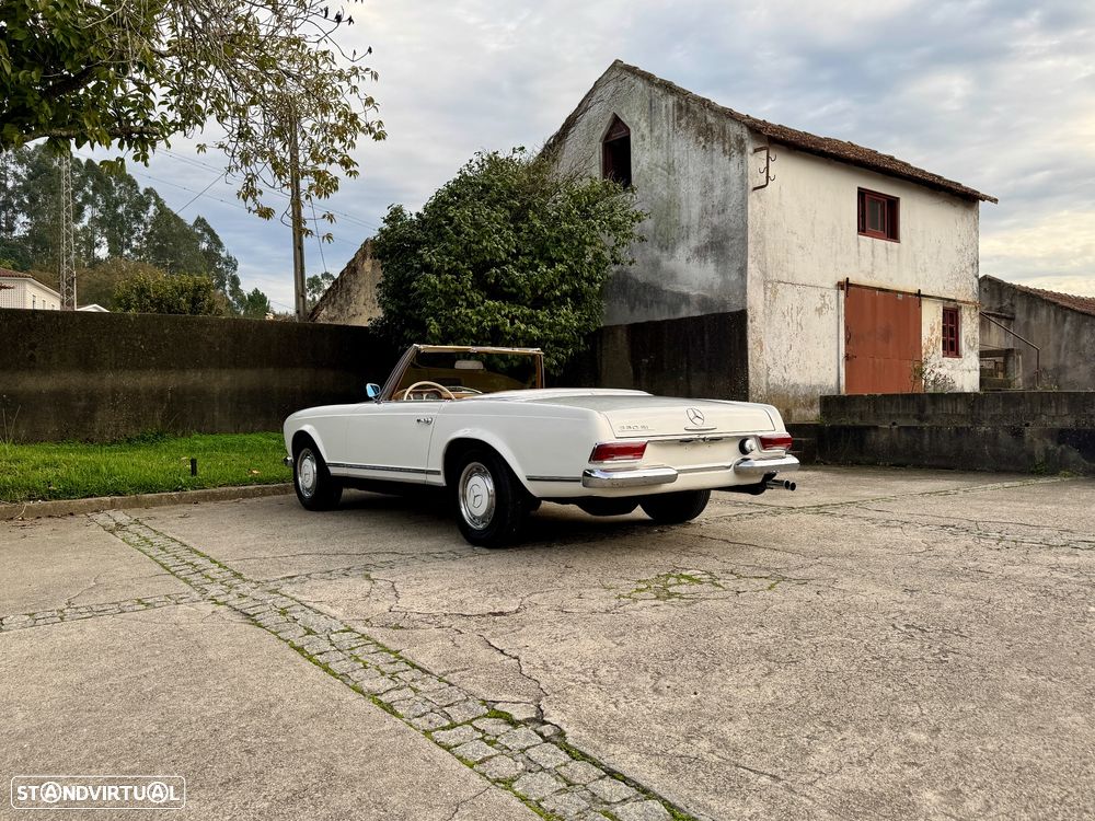 Mercedes-Benz SL 230 - 24