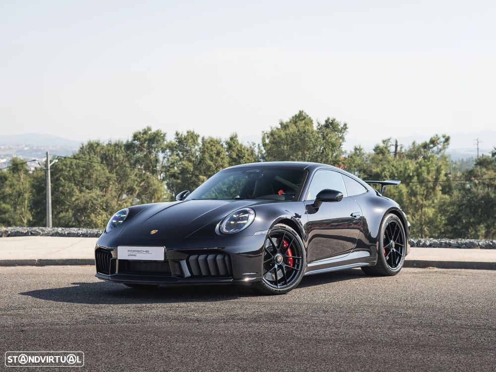 Porsche 911 (992) Carrera 4 GTS - 3