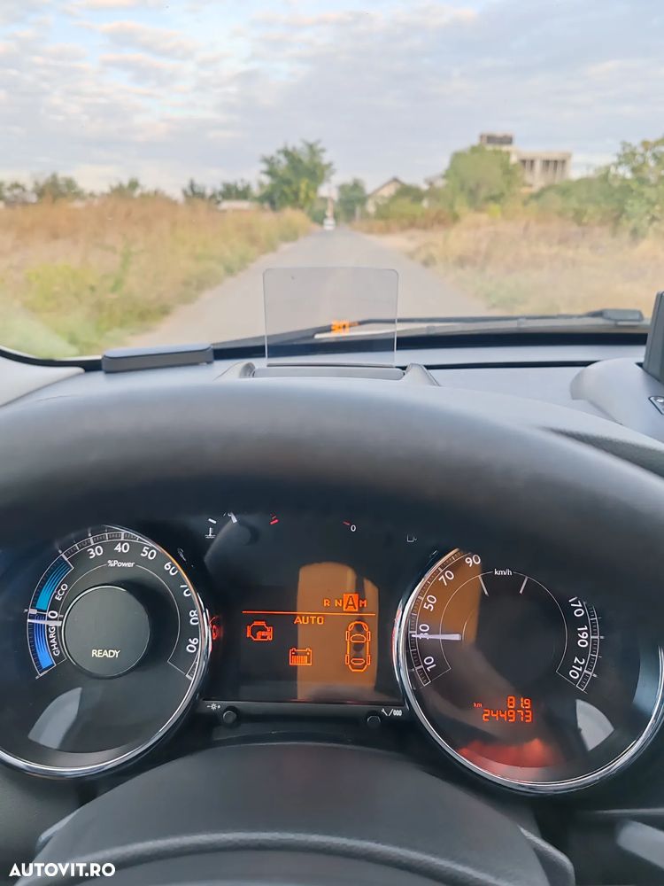 Peugeot 3008 HYbrid4 - 11