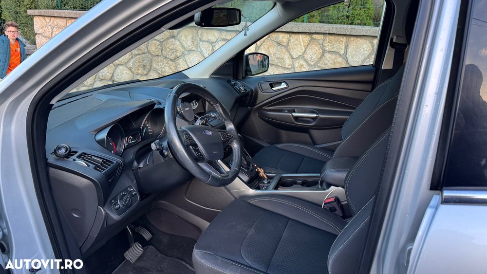 Ford Kuga - 9