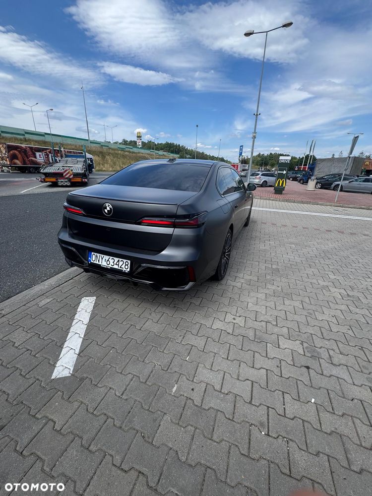 BMW Seria 7 740d xDrive mHEV Nero Lusso Edition sport - 9