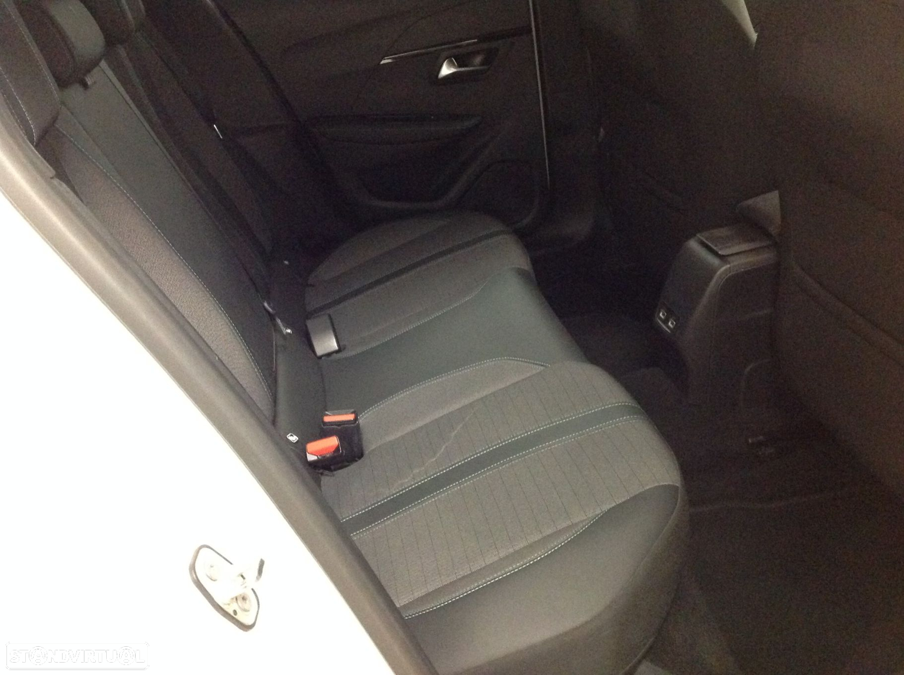 Peugeot 208 1.2 PureTech Allure - 23