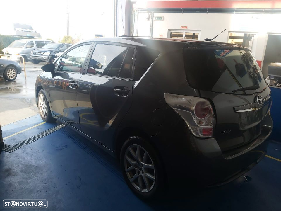 Toyota Verso 2.0 D4D Fase 2 2012 até 2017 às peças - 3