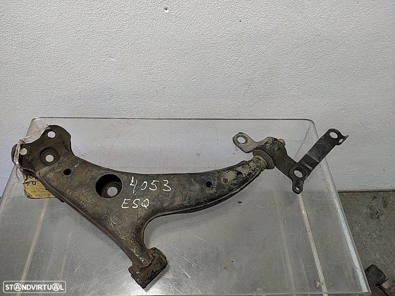 Braço Suspensão Frente Esquerdo Toyota Corolla Compact (_E10_) - 1