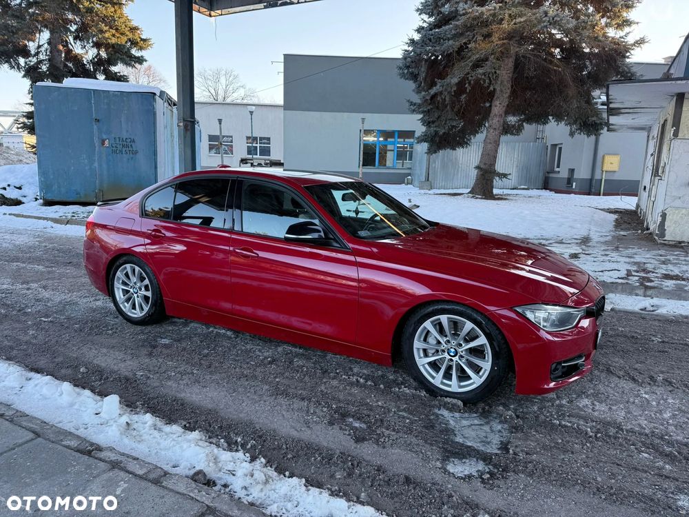 BMW Seria 3 335i Sport Line - 2