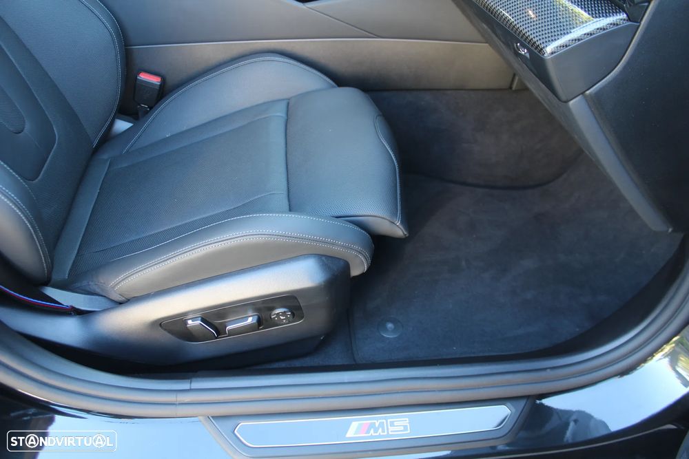 BMW M5 xDrive - 32