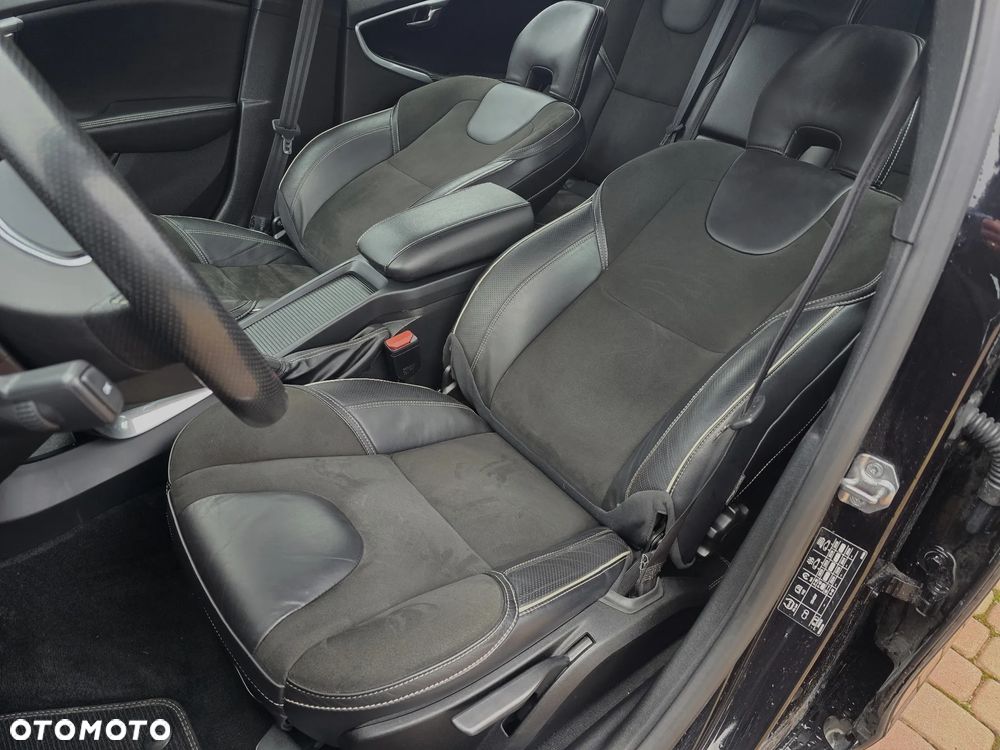 Volvo V40 T4 Drive-E R-Design Momentum - 29