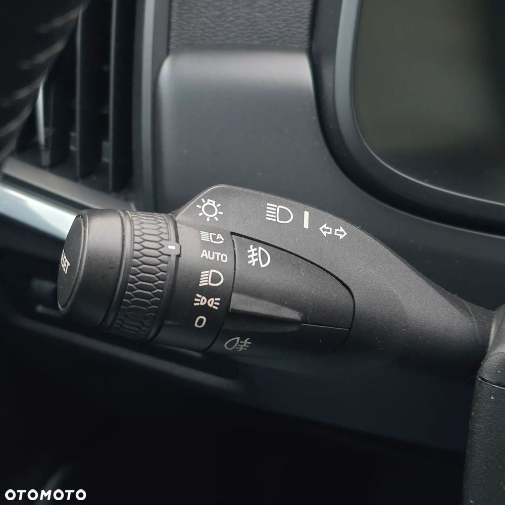 Volvo V90 D3 Momentum - 37