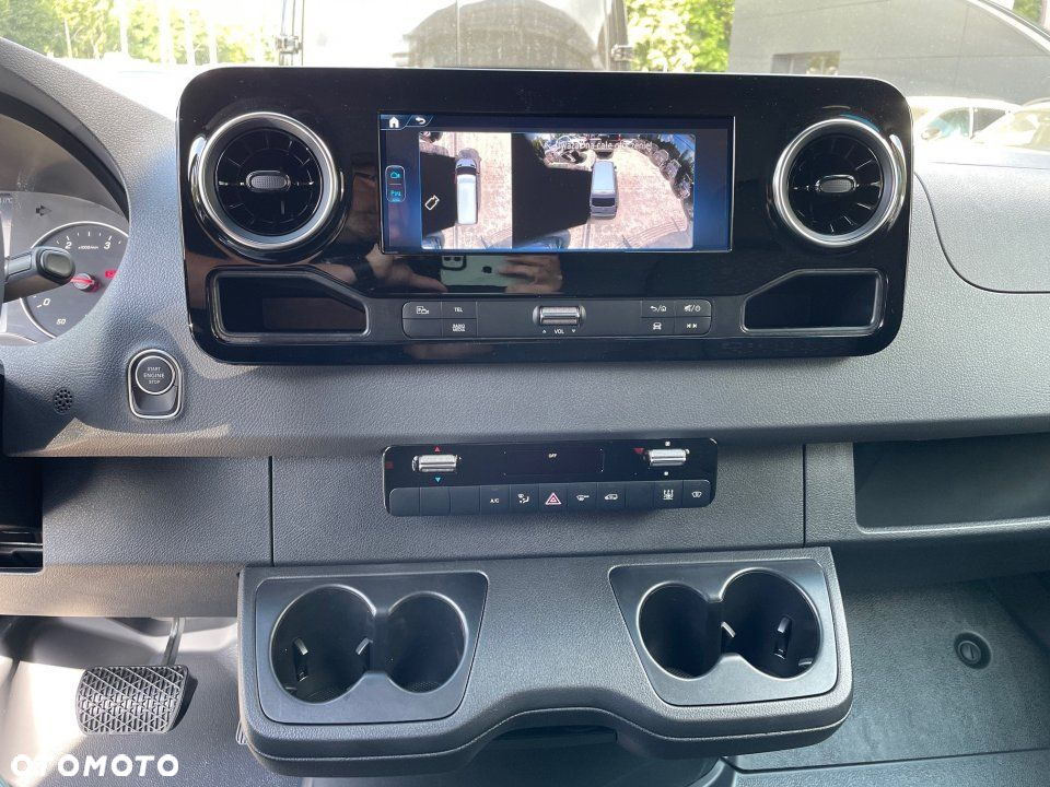 Mercedes-Benz Sprinter - 7