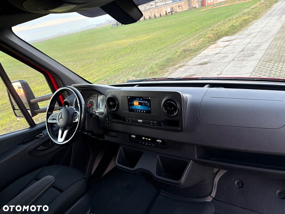 Mercedes-Benz Sprinter - 26