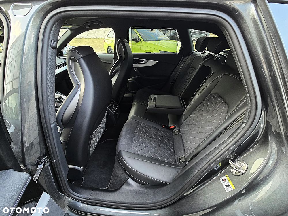 Audi A4 Avant 40 TDI quattro S tronic S line - 26