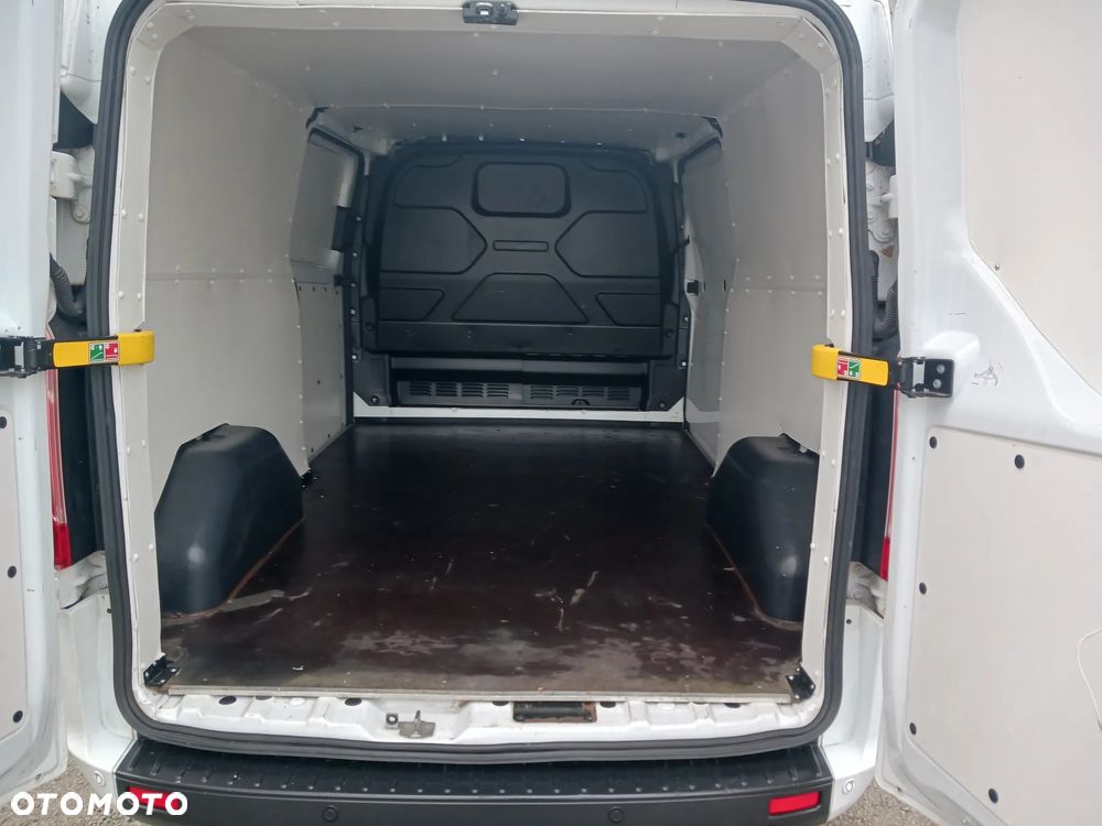 Ford Transit Custom - 13