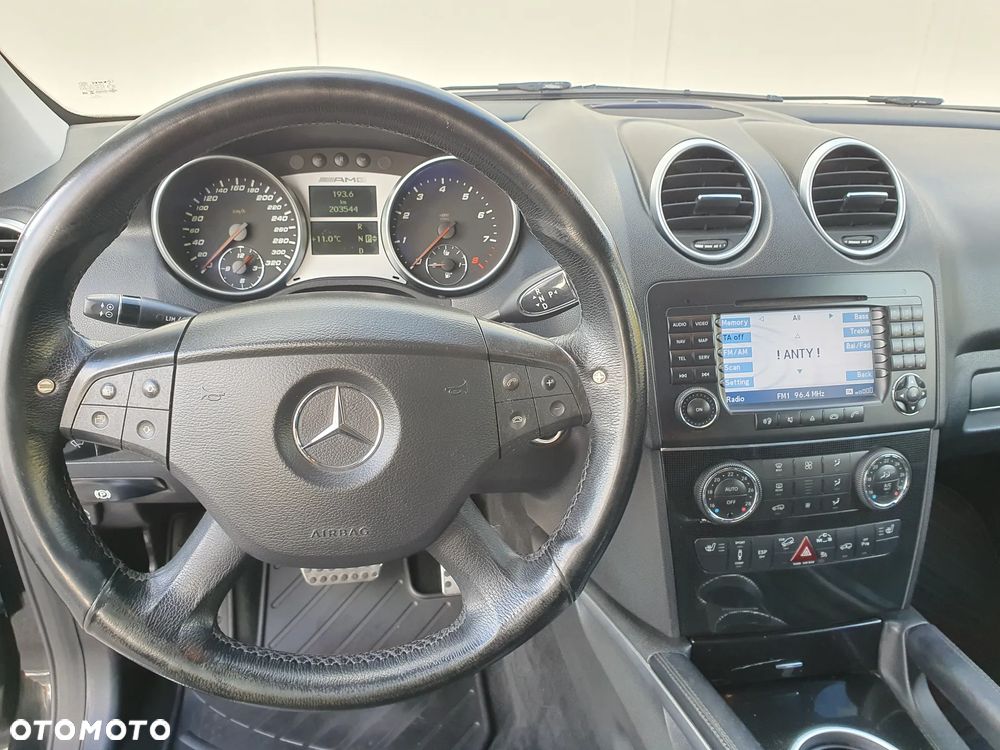 Mercedes-Benz ML 63 AMG 4-Matic - 10