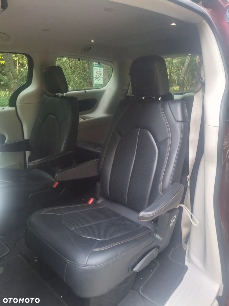 Chrysler Pacifica - 18