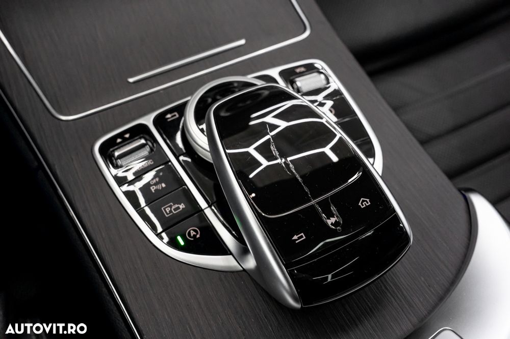 Mercedes-Benz C 300 4MATIC Aut. - 34