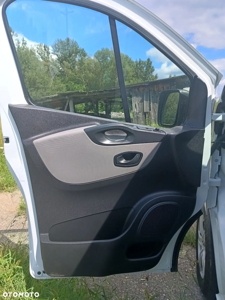 Renault Trafic - 23