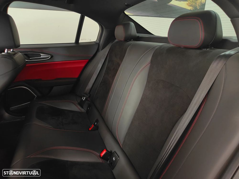 Alfa Romeo Giulia 2.9 Bi-Turbo Quadrifoglio AT8 - 53