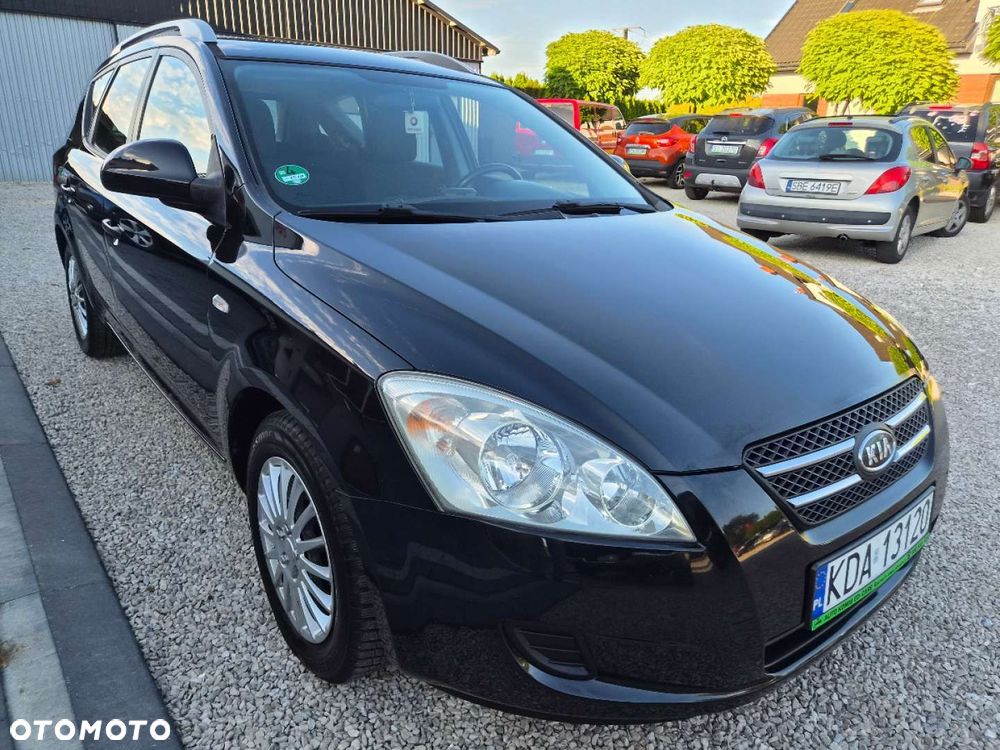 Kia Ceed - 12