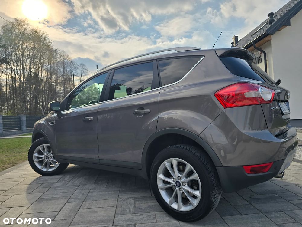 Ford Kuga 2.0 TDCi 2x4 Titanium - 9