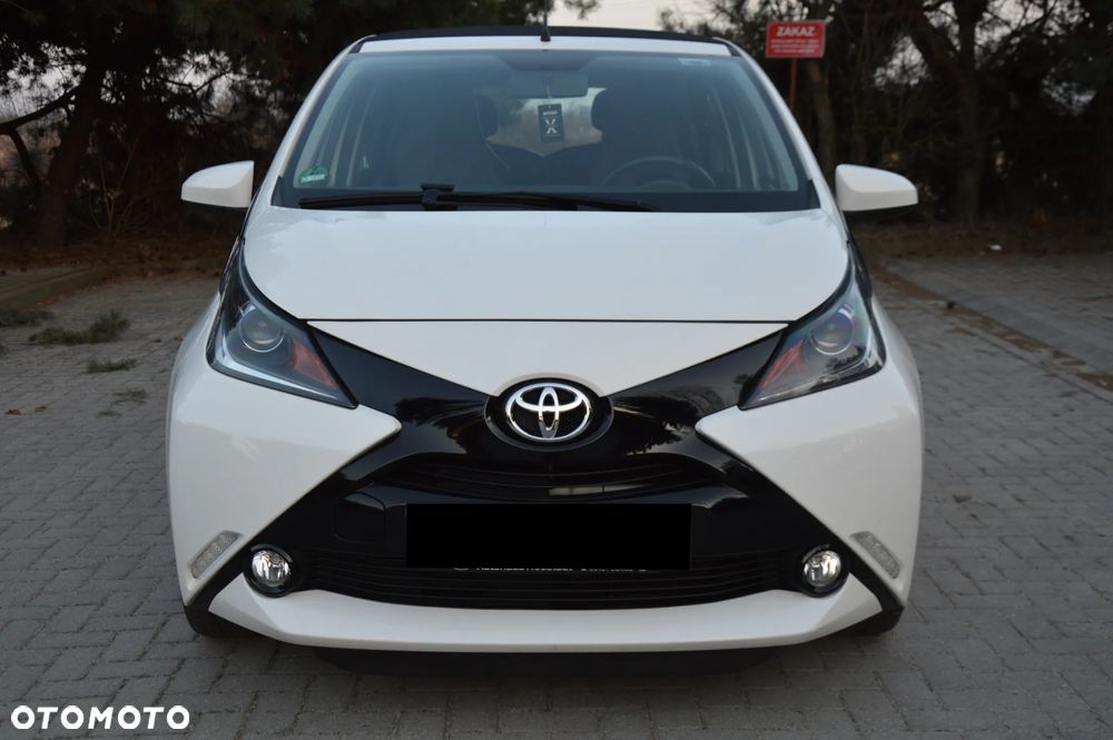 Toyota Aygo x mit x-business Paket - 4